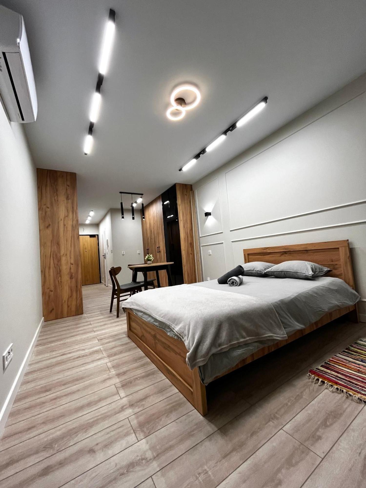 Modern Apartment *